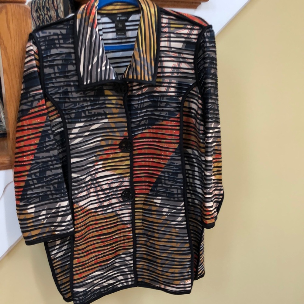 Ali Miles jacket, size L, long sleeves, NWOT, black piping, 3/4 length